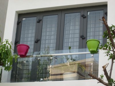 Lan can kính cường lực